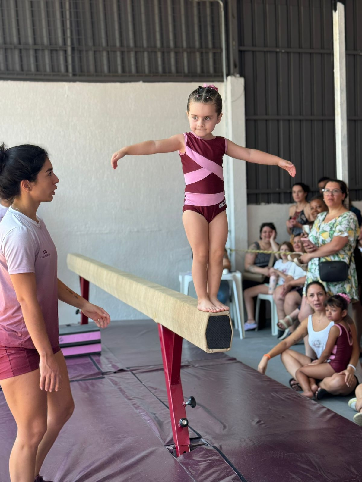 Ginastas treinando no CT Detona